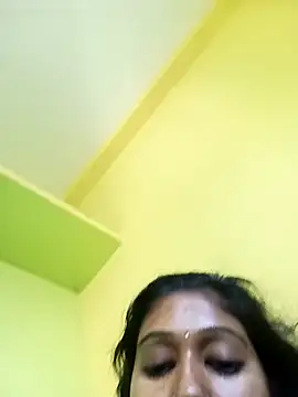 Snapshot of bannerjeesneha20 chatting on May 5, 2026, 2:25 am bannerjeesneha20 online show from May 5, 2026, 2:25 am