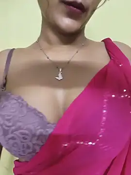 Snapshot of Rubina_Love chatting on June 22, 2026, 8:39 pm Rubina Love online show from June 22, 2026, 8:39 pm