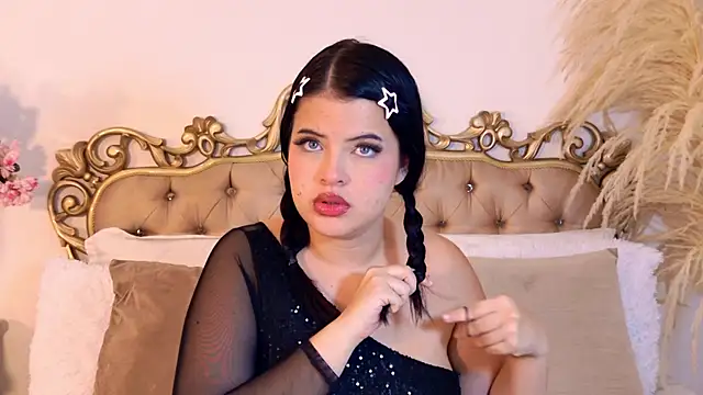 Elodie Laurent online show from May 12, 2026, 11:49 am
