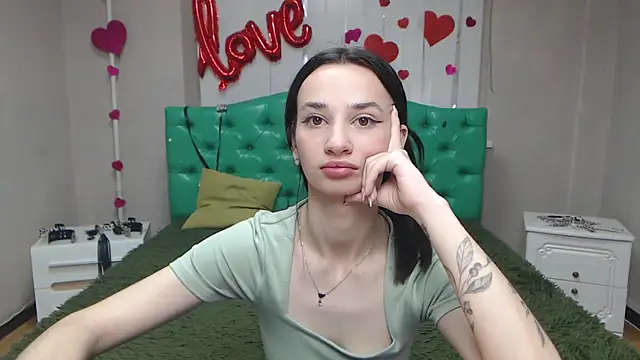 Je55icaBreeze online show from May 27, 2026, 5:04 am