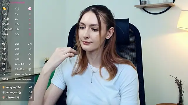 LoraLanett online show from April 23, 2026, 12:29 pm