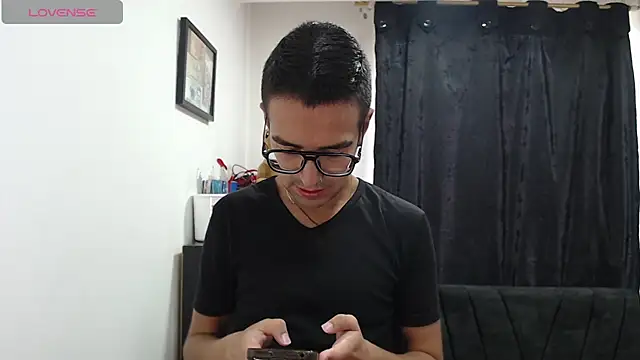 Snapshot of Demian-vall chatting on March 26, 2026, 12:03 pm Demian-vall online show from March 26, 2026, 12:03 pm