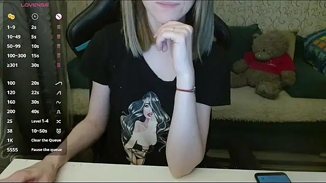 Snapshot of Ricky_Chadwick_ chatting on April 1, 2026, 5:21 pm Ricky Chadwick online show from April 1, 2026, 5:21 pm