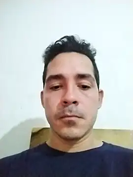 Gabriel leon33 online show from July 3, 2026, 4:13 pm