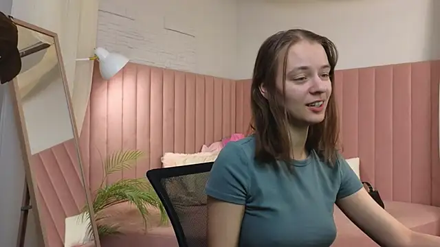 emma chaser online show from May 4, 2026, 1:31 am