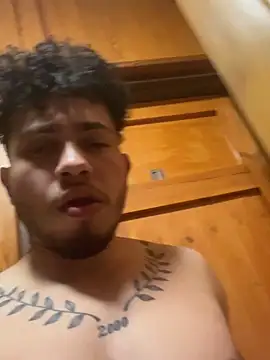 Snapshot of Darwinhot13 chatting on March 25, 2026, 1:39 am Darwinhot13 online show from March 25, 2026, 1:39 am