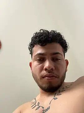 Snapshot of Darwinhot13 chatting on March 25, 2026, 1:43 pm Darwinhot13 online show from March 25, 2026, 1:43 pm