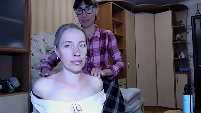 Snapshot of LadyL2026 chatting on March 28, 2026, 12:17 pm LadyL2026 online show from March 28, 2026, 12:17 pm