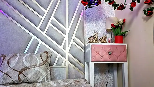 ValerieWoodsl online show from July 22, 2026, 9:17 pm
