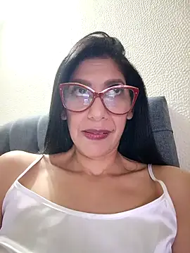 SamanthaRosse01  online show from April 23, 2026, 1:45 am
