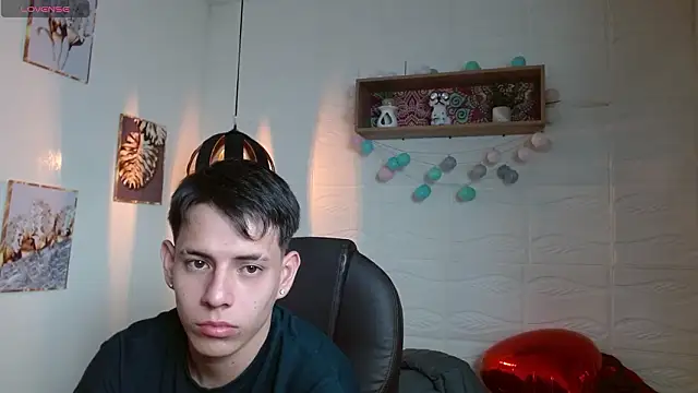 RoaSexi25 online show from March 26, 2026, 3:38 am