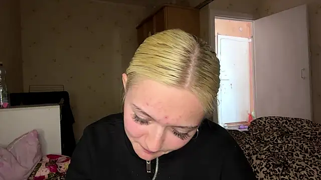 Sophia Blonde online show from May 4, 2026, 3:59 pm