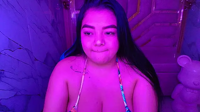 Snapshot of luna__r_ chatting on April 23, 2026, 3:24 am luna r online show from April 23, 2026, 3:24 am