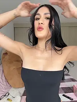 Snapshot of SerenaFox_ chatting on April 23, 2026, 6:53 pm SerenaFox online show from April 23, 2026, 6:53 pm