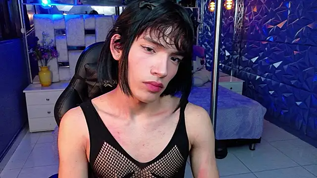 IsaacNovaa online show from May 15, 2026, 9:51 am