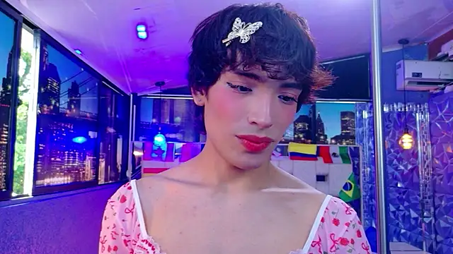 IsaacNovaa online show from June 25, 2026, 8:58 pm