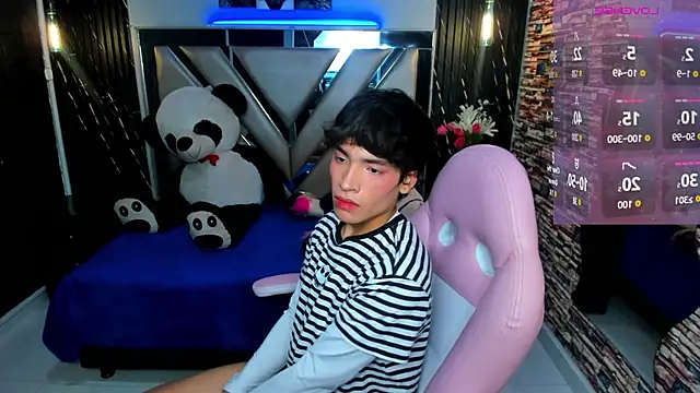 IsaacNovaa online show from March 26, 2026, 12:58 pm