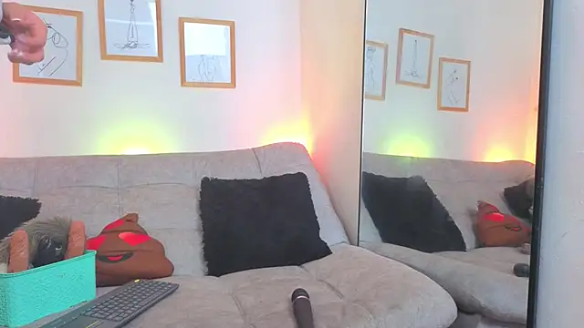 CharlotteCopper  online show from April 19, 2026, 10:27 am