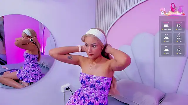 mia  poppy online show from April 22, 2026, 3:35 am