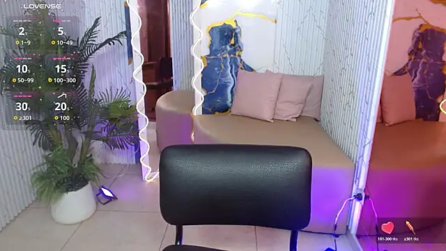 Tiiana tay online show from April 30, 2026, 3:46 am