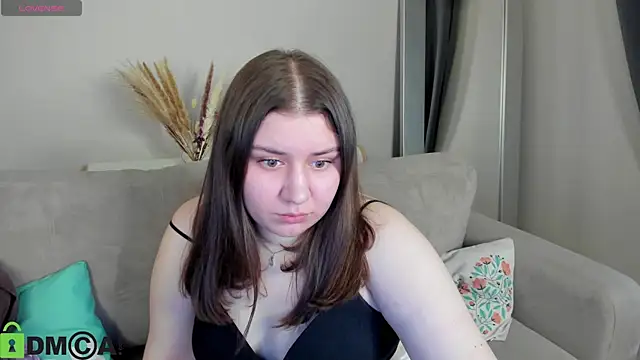 Snapshot of Maya_Raay chatting on April 4, 2026, 1:12 am Maya Raay online show from April 4, 2026, 1:12 am