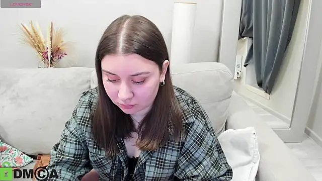 Snapshot of Maya_Raay chatting on April 1, 2026, 2:02 am Maya Raay online show from April 1, 2026, 2:02 am