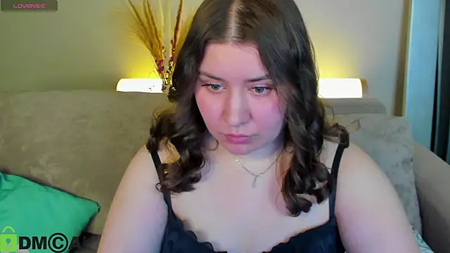 Snapshot of Maya_Raay chatting on April 10, 2026, 1:12 am Maya Raay online show from April 10, 2026, 1:12 am