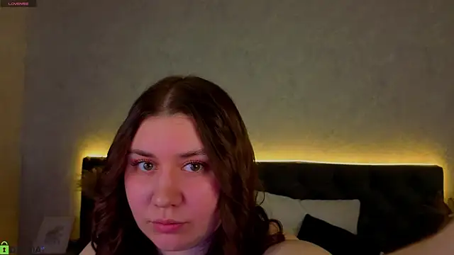Snapshot of Maya_Raay chatting on April 11, 2026, 1:13 am Maya Raay online show from April 11, 2026, 1:13 am