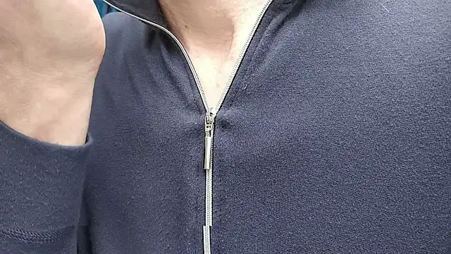 Luca Sweet online show from March 25, 2026, 1:21 pm