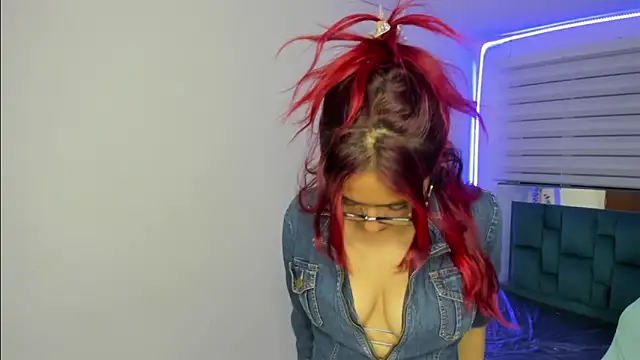 Sara Red X online show from April 30, 2026, 10:03 pm