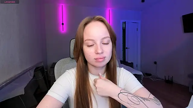 BunnyShinex online show from May 6, 2026, 5:11 am