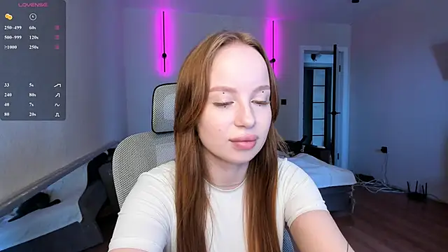 BunnyShinex online show from May 7, 2026, 5:55 am