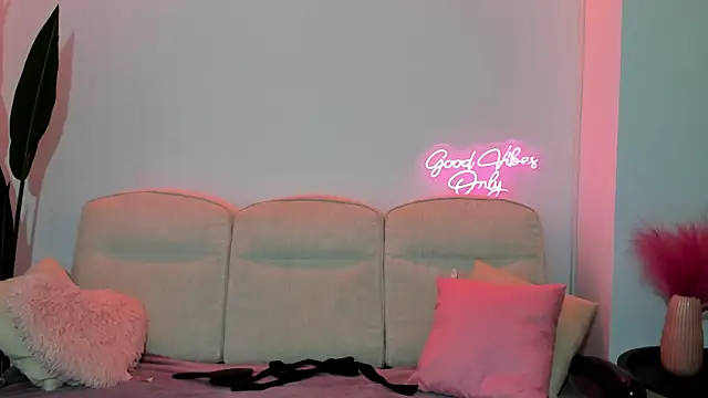 Cassy-Foxy online show from May 13, 2026, 6:31 am