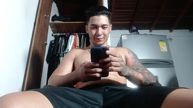 Snapshot of Ares_God_ chatting on April 9, 2026, 2:46 am Ares God online show from April 9, 2026, 2:46 am