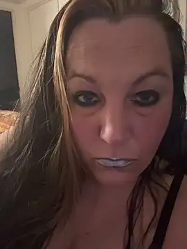 Queenemerald online show from March 27, 2026, 3:26 am