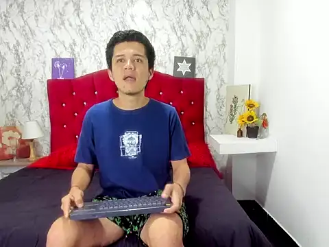 Alejandra and James  online show from April 26, 2026, 11:40 am