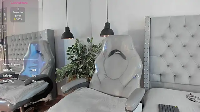 Snapshot of ivy_leee chatting on June 8, 2026, 1:28 am ivy leee online show from June 8, 2026, 1:28 am