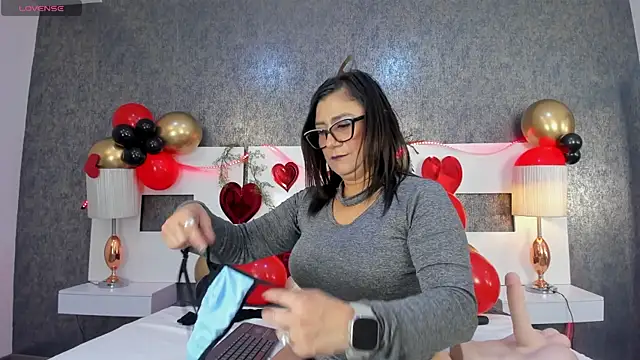 anna  lu online show from May 15, 2026, 2:59 pm