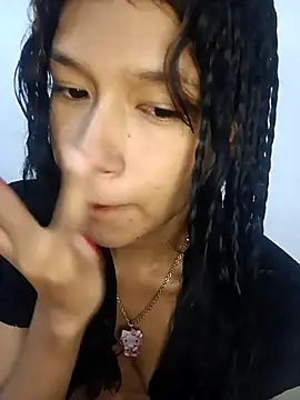 Yi Uzi online show from April 24, 2026, 12:45 am