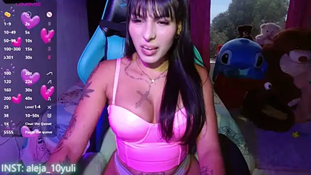 Snapshot of aleja_1028 chatting on June 6, 2026, 10:59 pm aleja 1028 online show from June 6, 2026, 10:59 pm