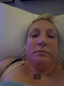 sweetkacibaby online show from April 30, 2026, 5:42 pm