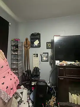 sweetkacibaby online show from May 17, 2026, 7:25 pm