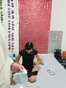Snapshot of Geneviieve_and_scott_hot chatting on April 30, 2026, 1:01 am Geneviieve and scott hot online show from April 30, 2026, 1:01 am