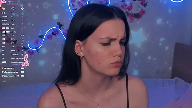 JuliannPaysour online show from May 16, 2026, 10:36 am