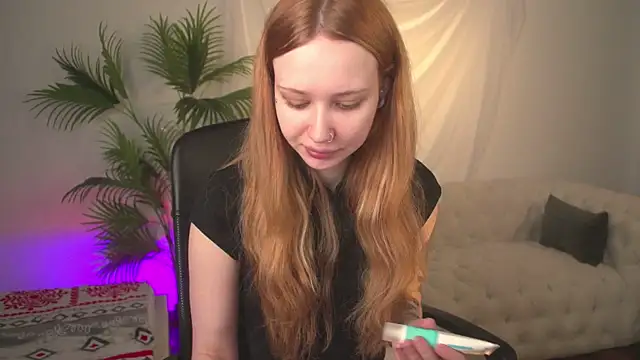 zoeforrd online show from May 7, 2026, 5:01 am
