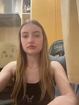 KariLindsey online show from April 18, 2026, 7:07 pm