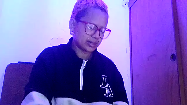 xblackstarX1 online show from June 25, 2026, 11:54 pm