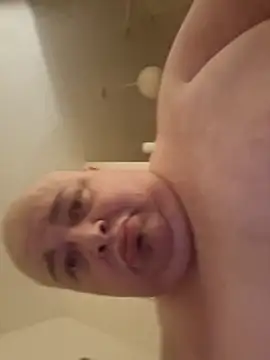 andymart46 online show from April 3, 2026, 11:22 pm