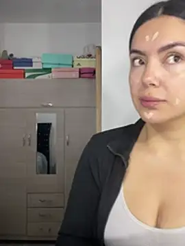 Snapshot of Cami_olarte chatting on April 21, 2026, 5:30 pm Cami olarte online show from April 21, 2026, 5:30 pm
