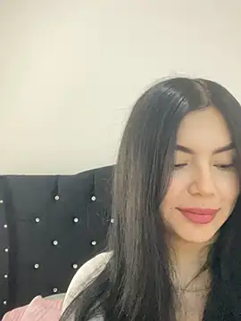 Snapshot of Cami_olarte chatting on April 17, 2026, 5:43 am Cami olarte online show from April 17, 2026, 5:43 am